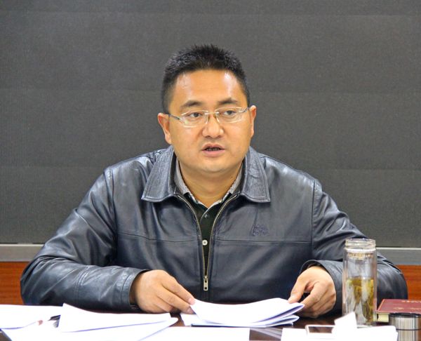 临沧市农业局召开党组理论学习中心组2018年第一次学习会议