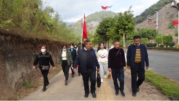 在路上大家学习交流相关的业务知识