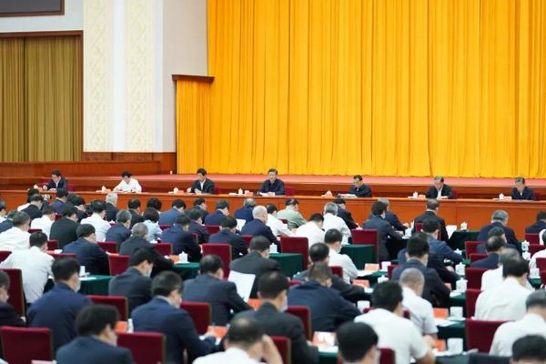 9月27日至28日，中央人才工作会议在北京召开。中共中央总书记、国家主席、中央军委主席习近平出席会议并发表重要讲话。新华社记者 殷博古 摄