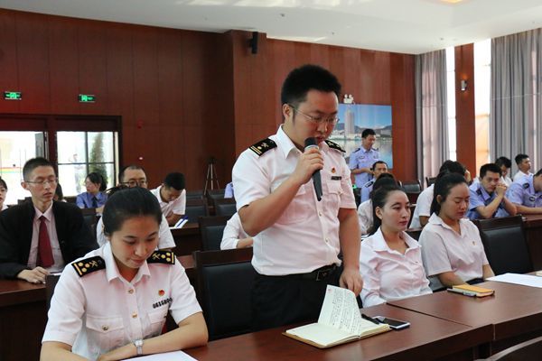 3.孟定海关青年代表交流发言_副本