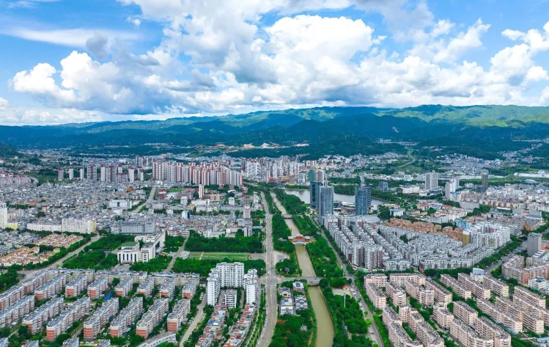 凝聚经济社会高质量发展强大合力——临沧市广大干部群众认真学习中央经济工作会议精神（二）