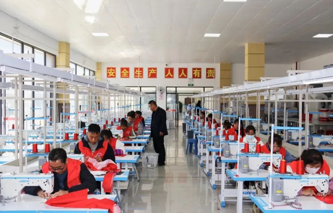 市委书记杜建辉与相关企业负责人面对面恳谈：让企业用工无忧 让群众务工不愁