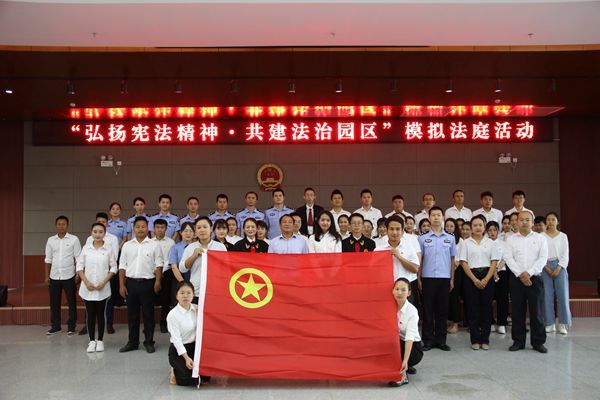 2.参加活动的驻边单位团员青年合影_副本