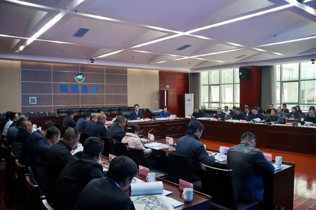 徐贤主持召开市国土空间规划和土地利用管理委员会2025年第1次全体会议强调：深入践行人民城市理念 让城市规划建设成果更多惠及人民