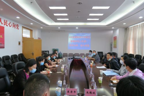 与市人民医院医务科技工作者座谈