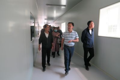  在科技创新园生物转化中心调研