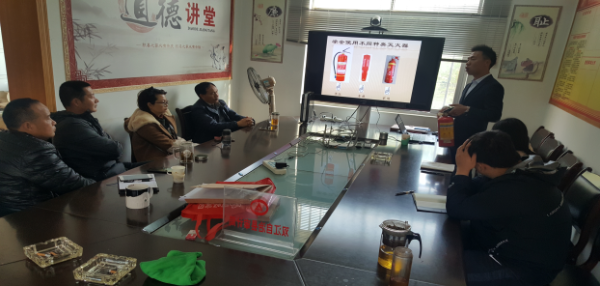 双江自治县审计局开展消防安全知识培训