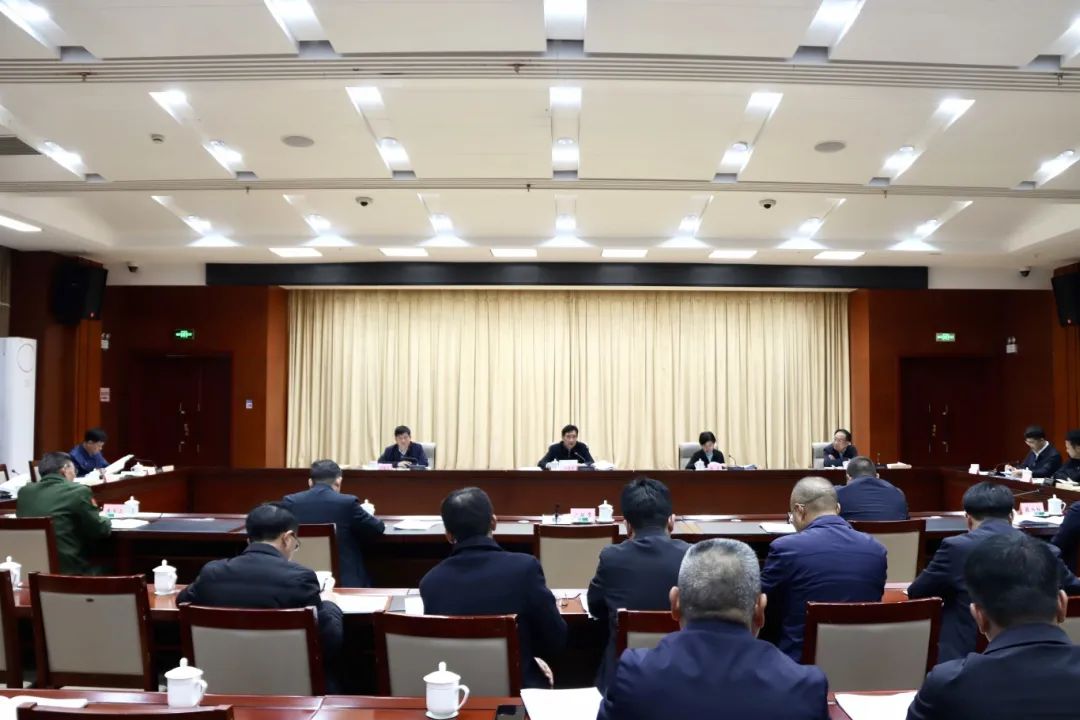 市委常委会召开会议
