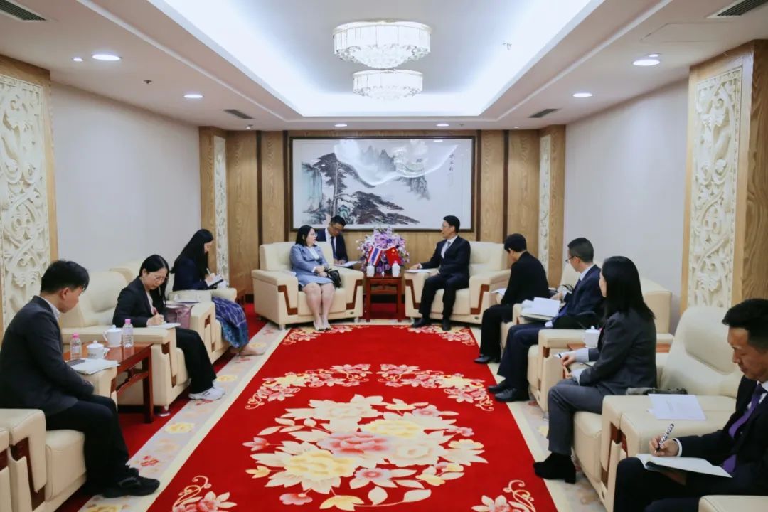 徐贤会见泰国驻昆明总领事馆总领事帕薇婉一行