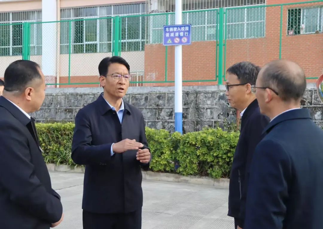 徐贤调研职业学校建设时强调：持续擦亮临沧教育品牌 培养更多高素质技能人才