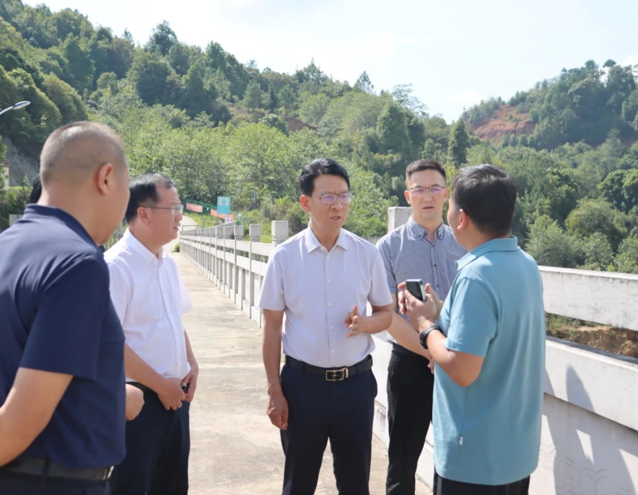 徐贤在临翔区调研时强调：加强污染防治巡查 扎实做好防汛备汛 保障群众饮水安全