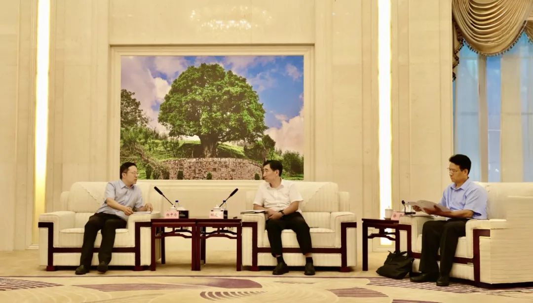 杜建辉徐贤会见建行云南省分行行长杨中仑