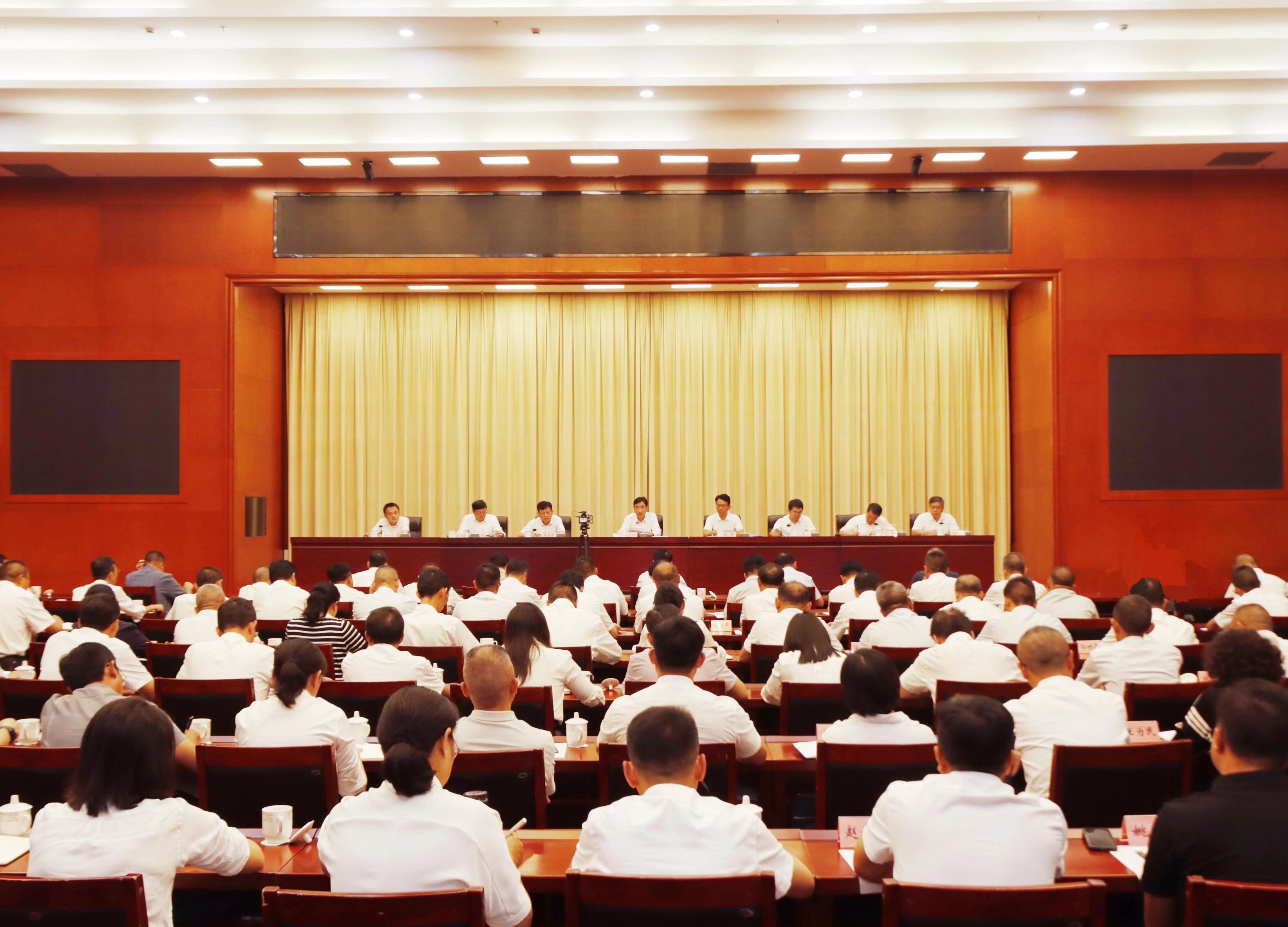 全市领导干部作风建设大会强调拼实干比实绩看实效  以作风效能之变加快临沧发展之进  杜建辉主持并讲话