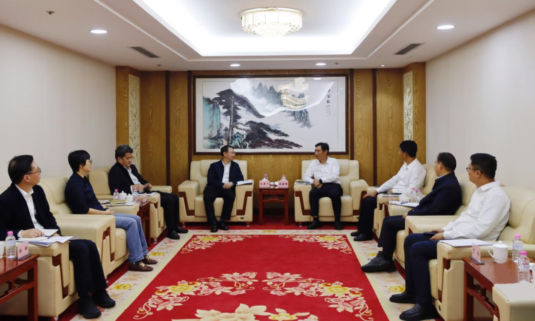 临沧崇明心手相牵向美好出发