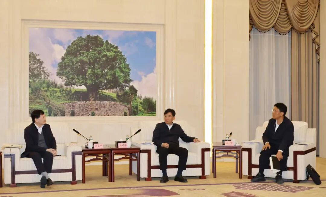 临沧市与广西洋浦南华糖业集团股份有限公司座谈