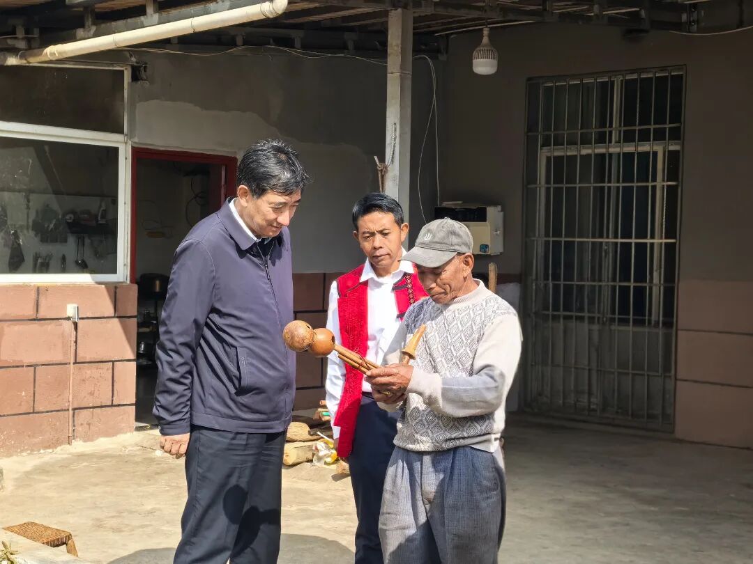 杜建辉在双江沧源调研时强调  强化党建引领 激发乡村活力 推进乡村全面振兴