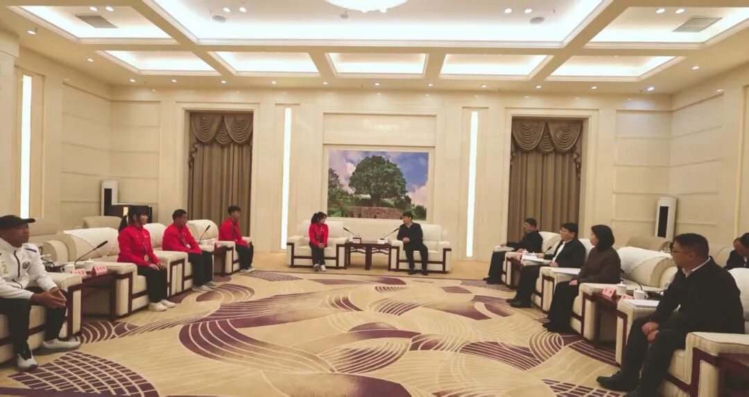 市领导会见全国第十二届残运会云南代表团临沧籍运动员 杜建辉出席并讲话