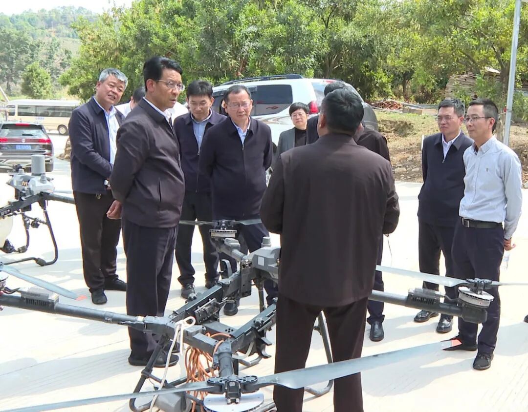 徐贤在全市低空经济发展现场推进会上强调 高站位推动 高质量培育 高水平保障 提升低空经济产业发展质效