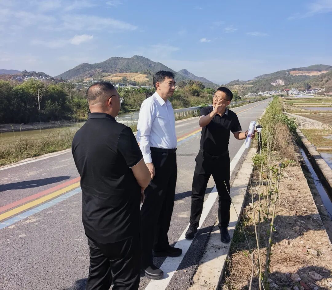 杜建辉宣讲全国两会精神并调研学习教育开展情况时强调 树立和践行正确政绩观 以实干实绩推动临沧高质量发展