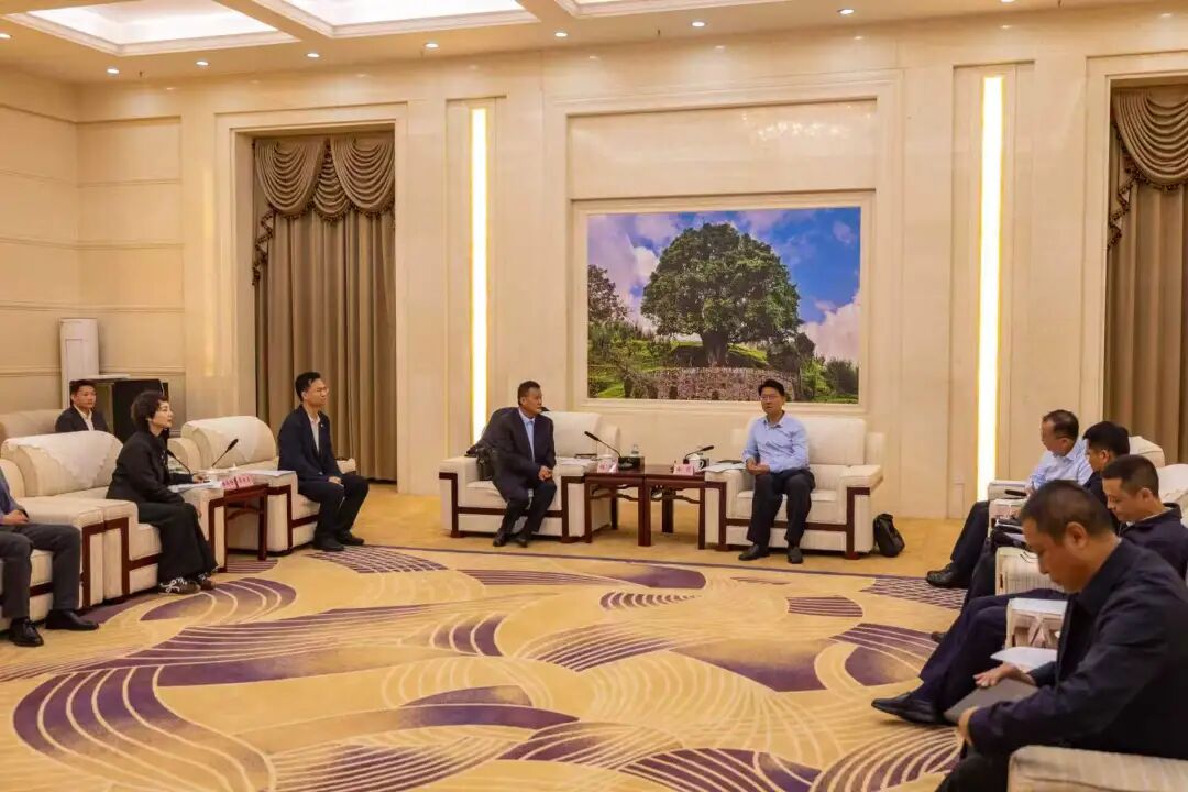 徐贤会见云南民航投资管理有限公司董事长杨彬一行