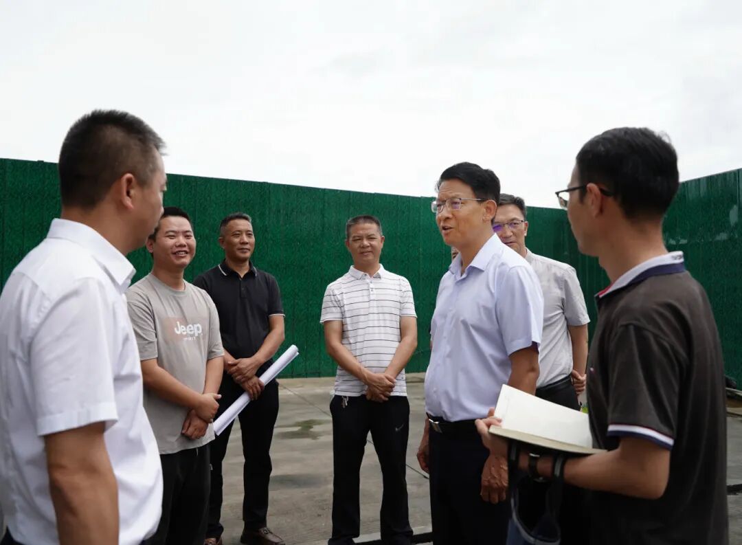 徐贤深入基层走访听民声 现场办公解民忧