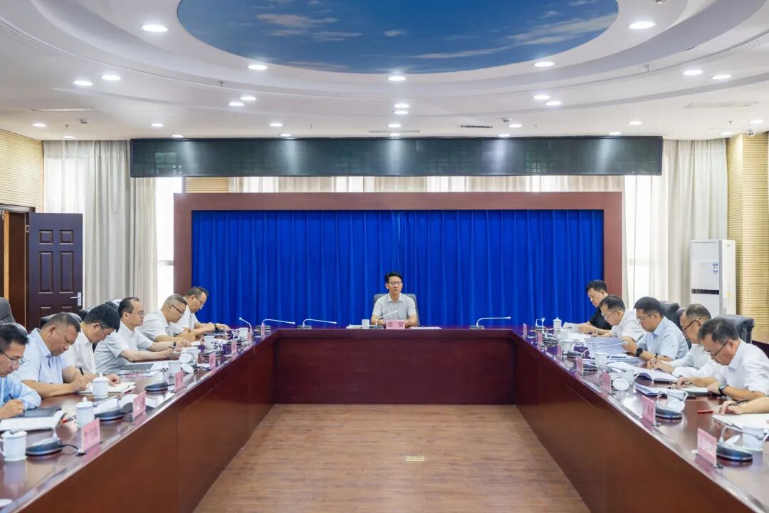 市政府召开“一把手”以上率下牵头推动问题整改整治工作会议强调：以上率下作示范 深学细悟纠偏差 动真碰硬抓整改