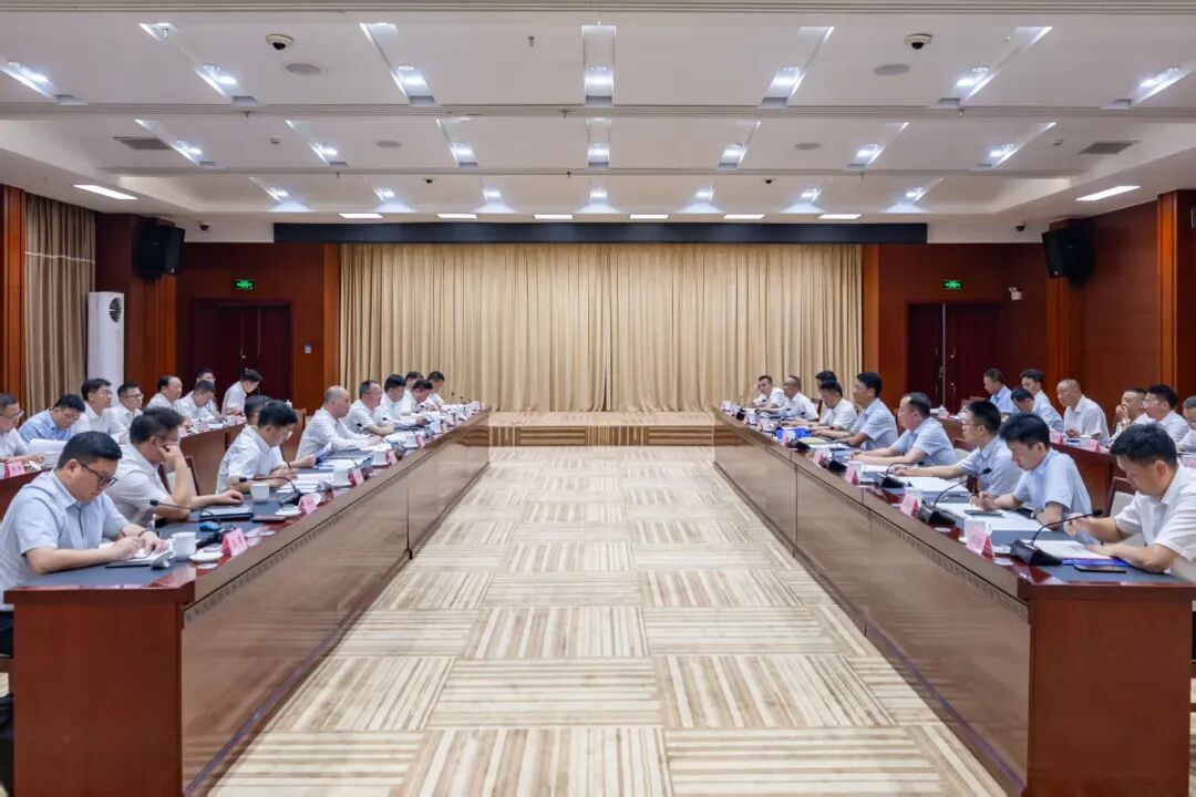 徐贤会见中交第一航务工程局有限公司党委书记、董事长万军杰一行